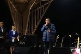 Mantan Presiden Susilo Bambang Yudhoyono (SBY) resmi menyapa publik dalam platform Pestapora 2024, sebuah festival seni dan budaya tahunan.